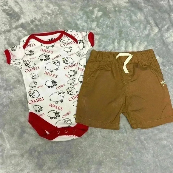 H&M - 2 piece  baby/infant set. Size 9 to 12 months - Picture 1 of 5
